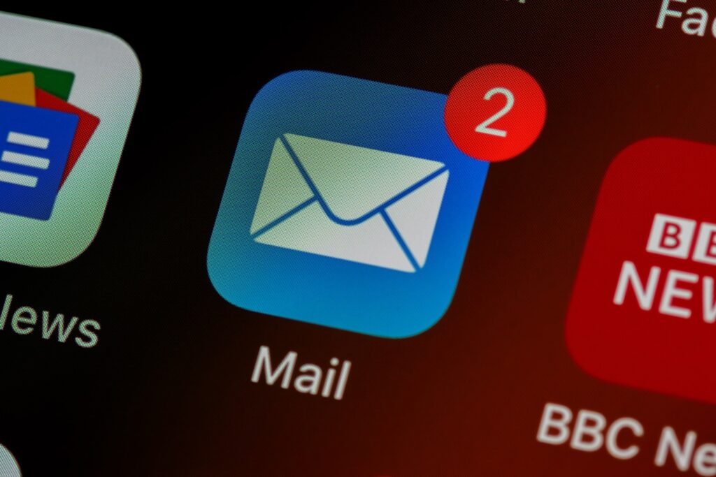 iphone, ios, home screen, close up, pixels, retina, smartphone, icon, mail, email,